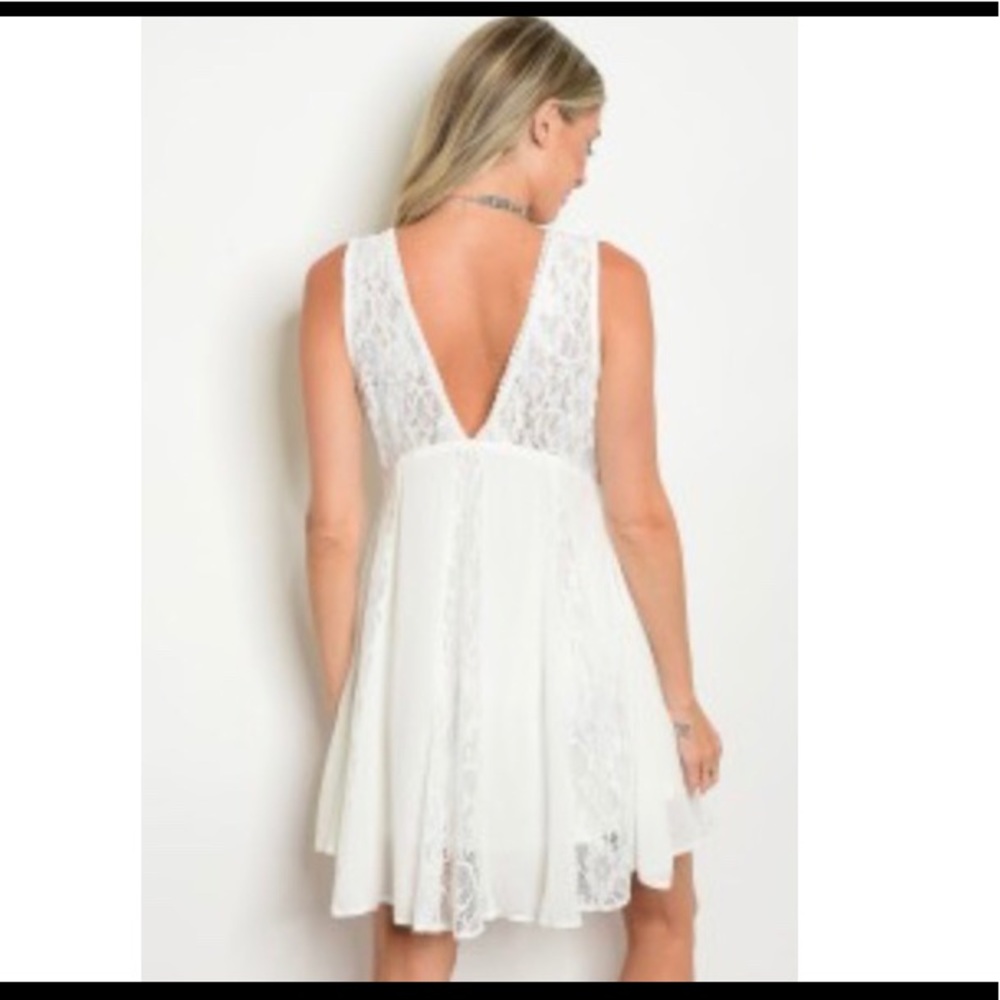 ⚠️1 left⚠️5⭐️ front cut out deep v - Picture 6 of 8